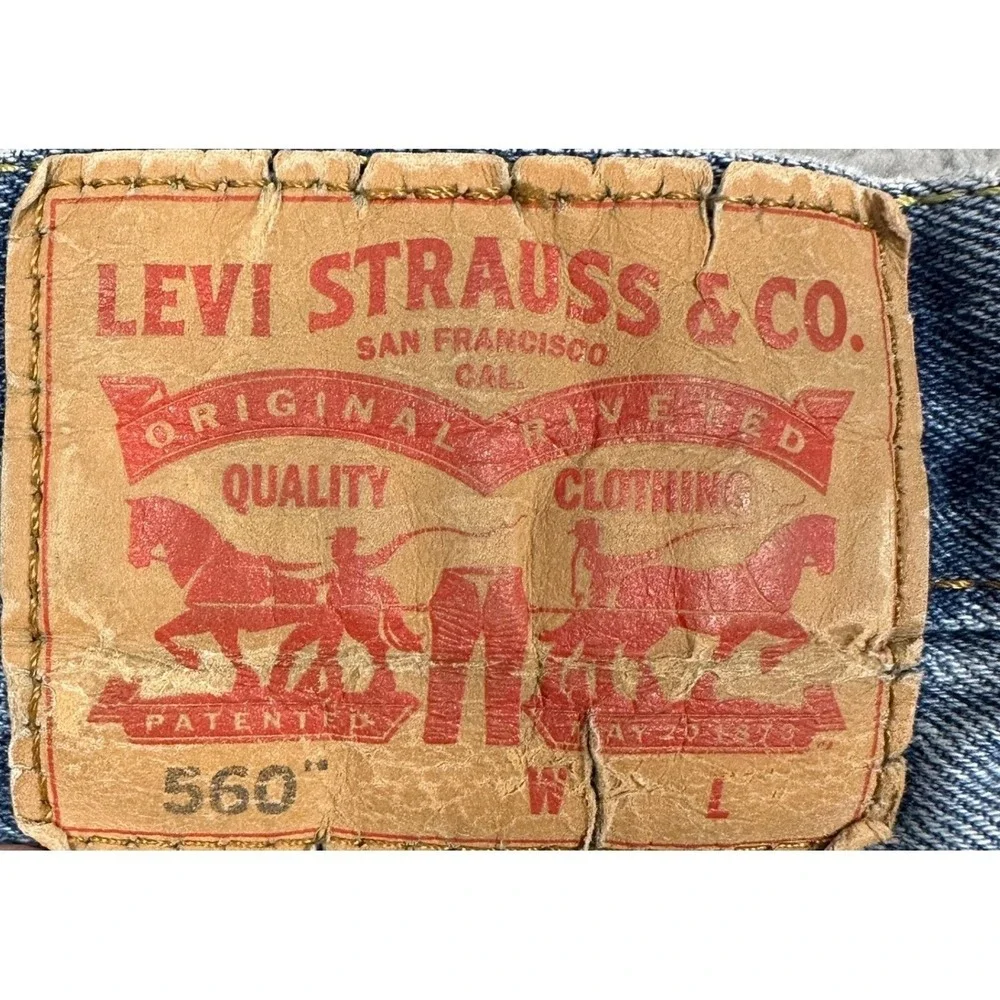 Levis 560 Jeans Mens 52X30 Blue Loose Fit Tapered Leg Distressed 5 Pocket Denim